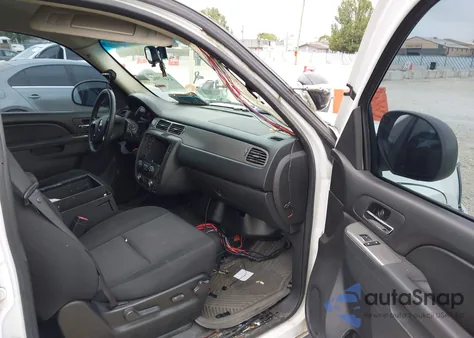 2010 Chevrolet Tahoe Special Services из США, поврежденный, VIN 1GNUKAE03AR257233